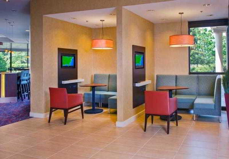 Residence Inn Arlington Pentagon City Restaurant photo