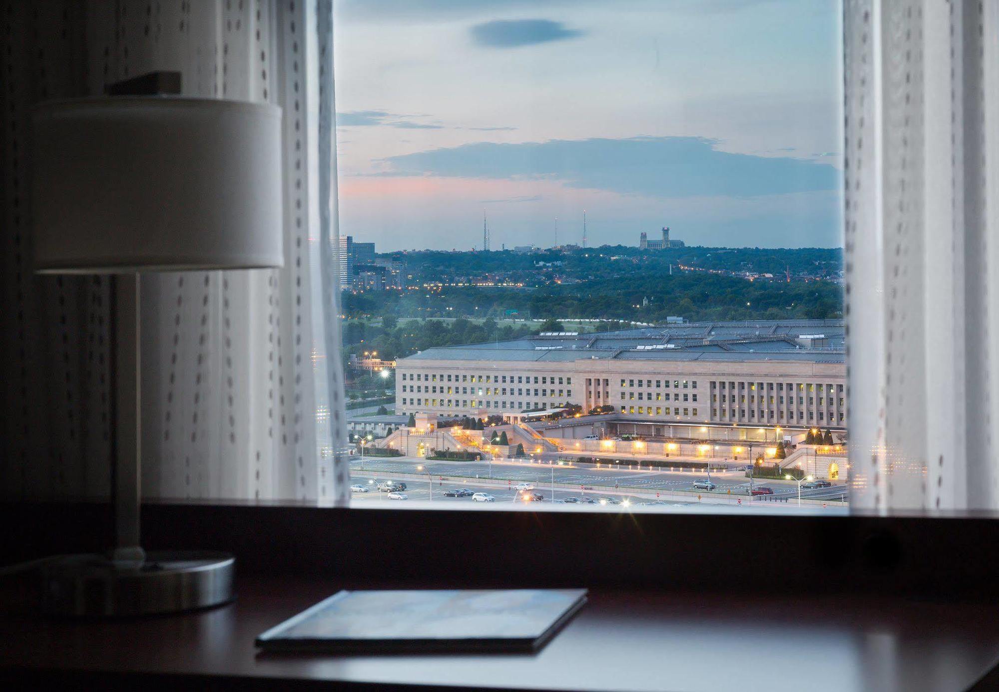 Residence Inn Arlington Pentagon City Exterior photo